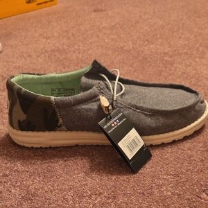 Hey Dude Men's Gray and Camouflage Loafers Right Shoe Only Size 15